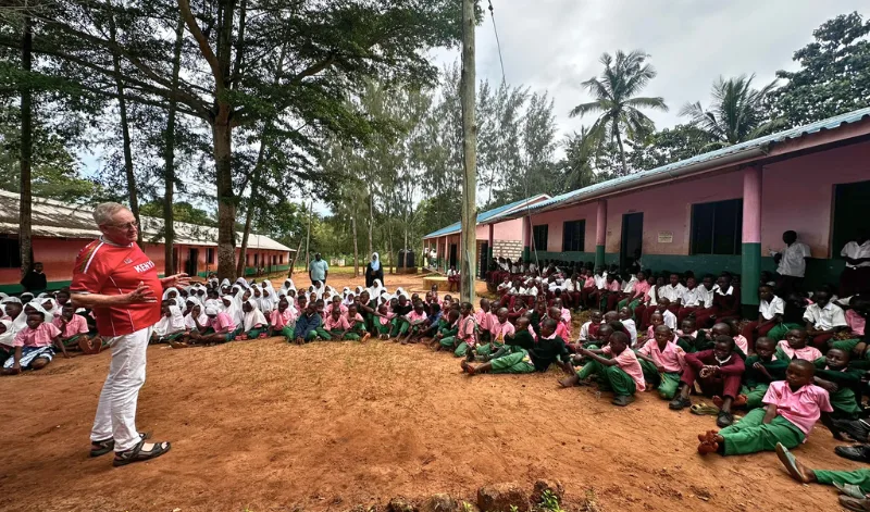 En resa som berörde – besök på skolor i Kenya